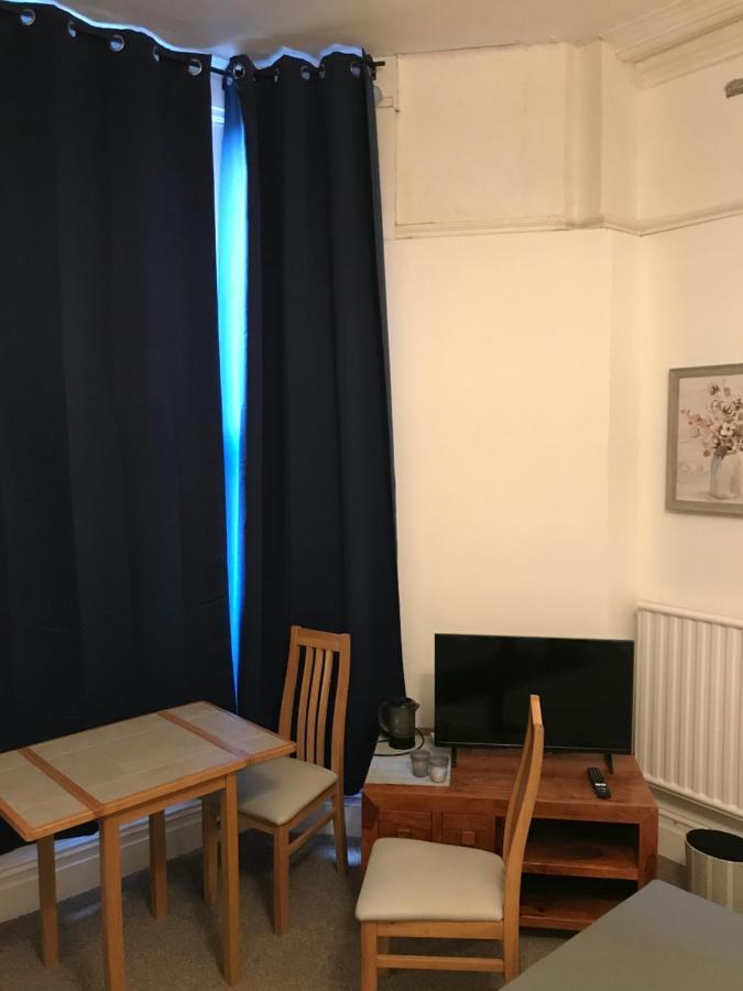 Budget Room En-Suite 8Mins Walk To Singleton Hospital, R3 Sketty Εξωτερικό φωτογραφία